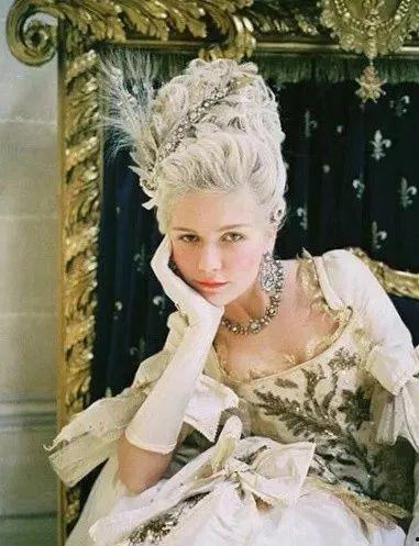 绝代艳后电影在线观看,宫廷权谋与爱恨交织的华丽人生 第1张 绝代艳后电影在线观看,宫廷权谋与爱恨交织的华丽人生 第1张